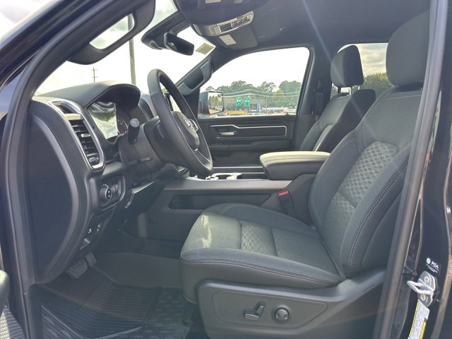 New 2026 RAM 1500 4x4 Crew Cab image 9