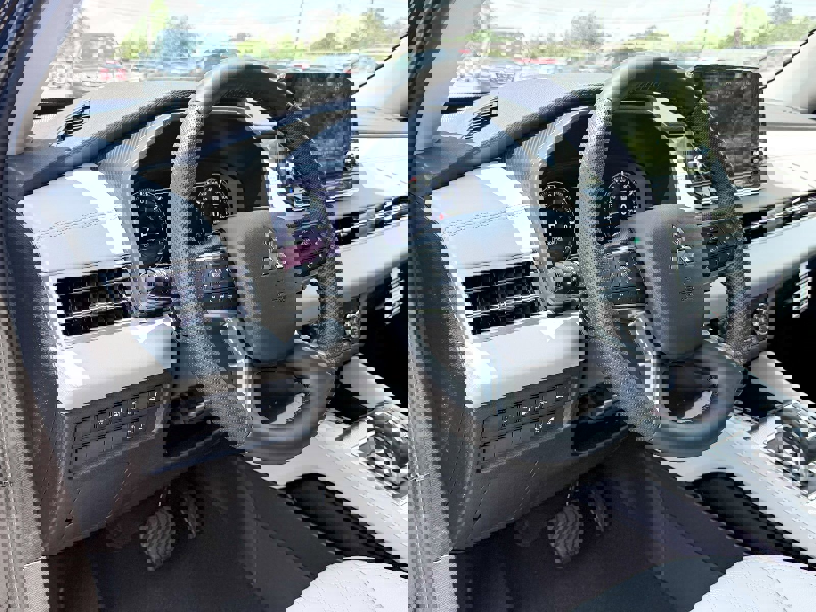 New 2025 Mitsubishi Outlander 4WD Plug-In Hybrid image 3