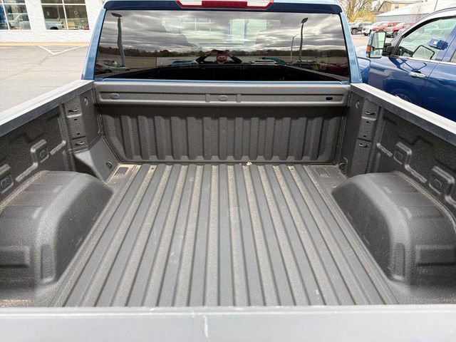Used 2024 Chevrolet Silverado 1500 LT AWD/4WD image 5