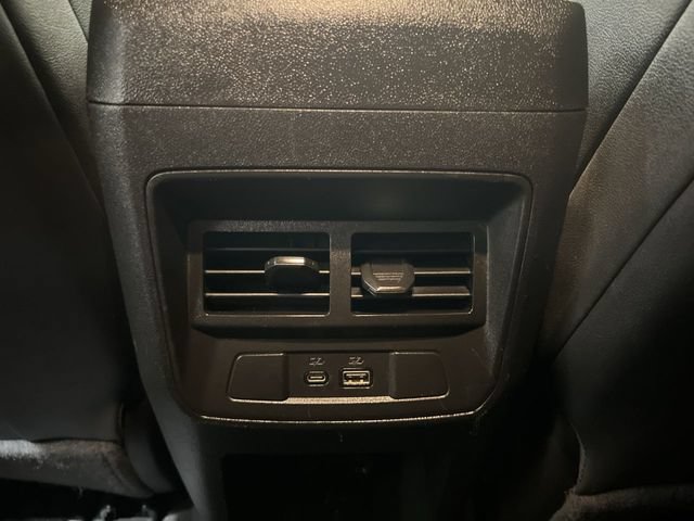 Used 2024 GMC Canyon AT4 w/ Technology Package AWD/4WD image 20