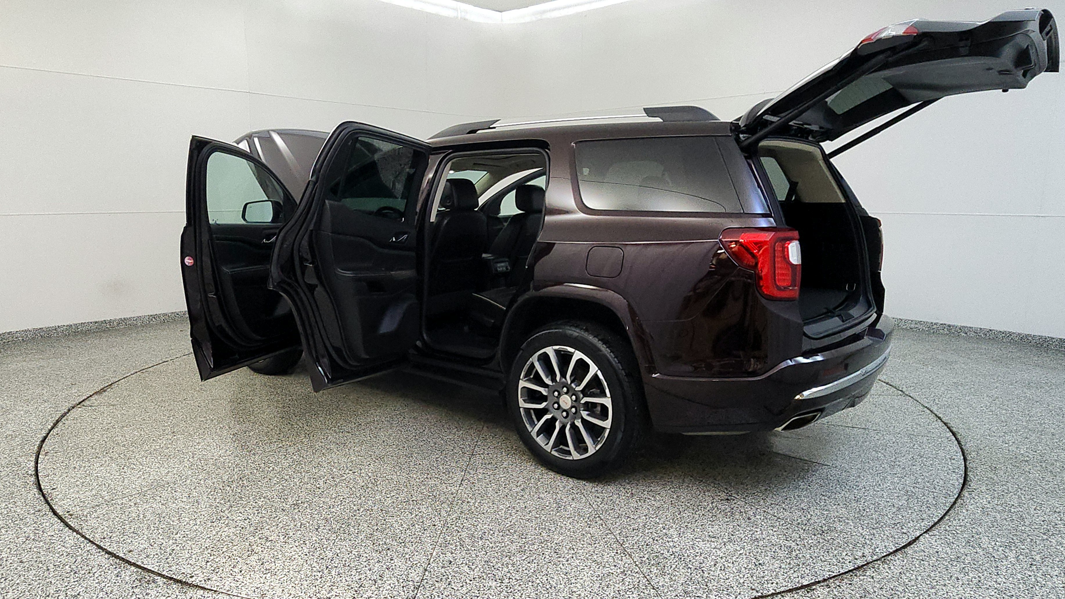 Used 2021 GMC Acadia Denali w/ Denali Ultimate Package AWD/4WD image 10