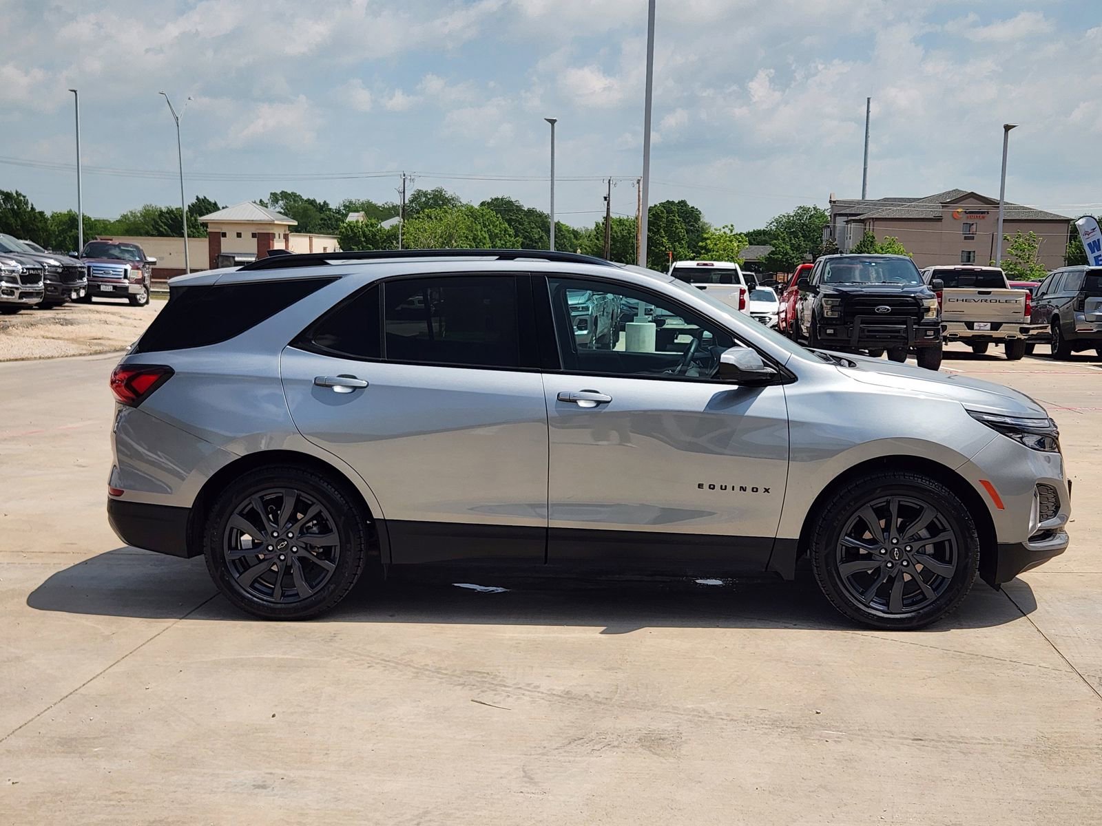 Used 2024 Chevrolet Equinox RS FWD image 7