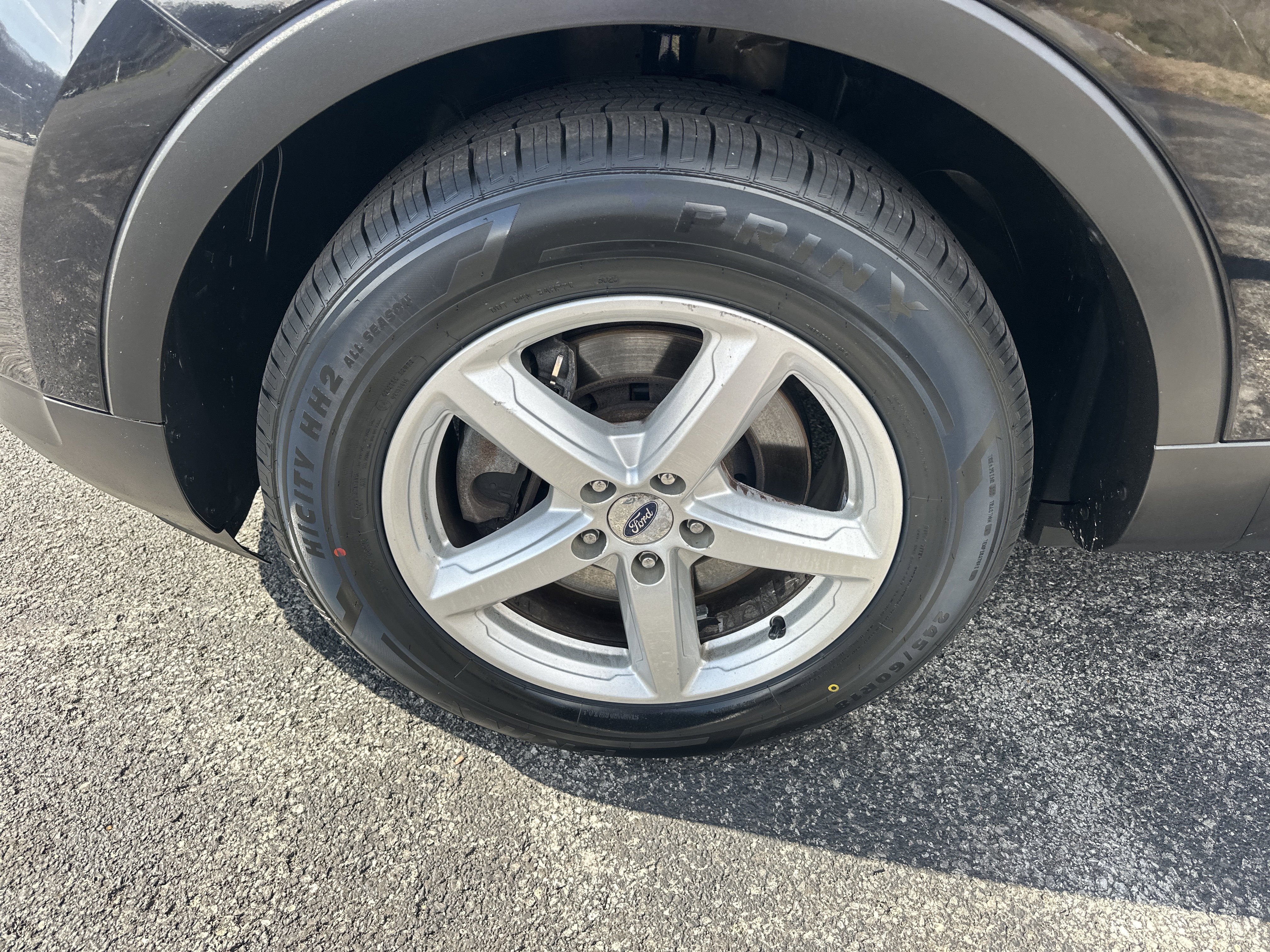 Used 2017 Ford Explorer XLT w/ Equipment Group 202A image 8