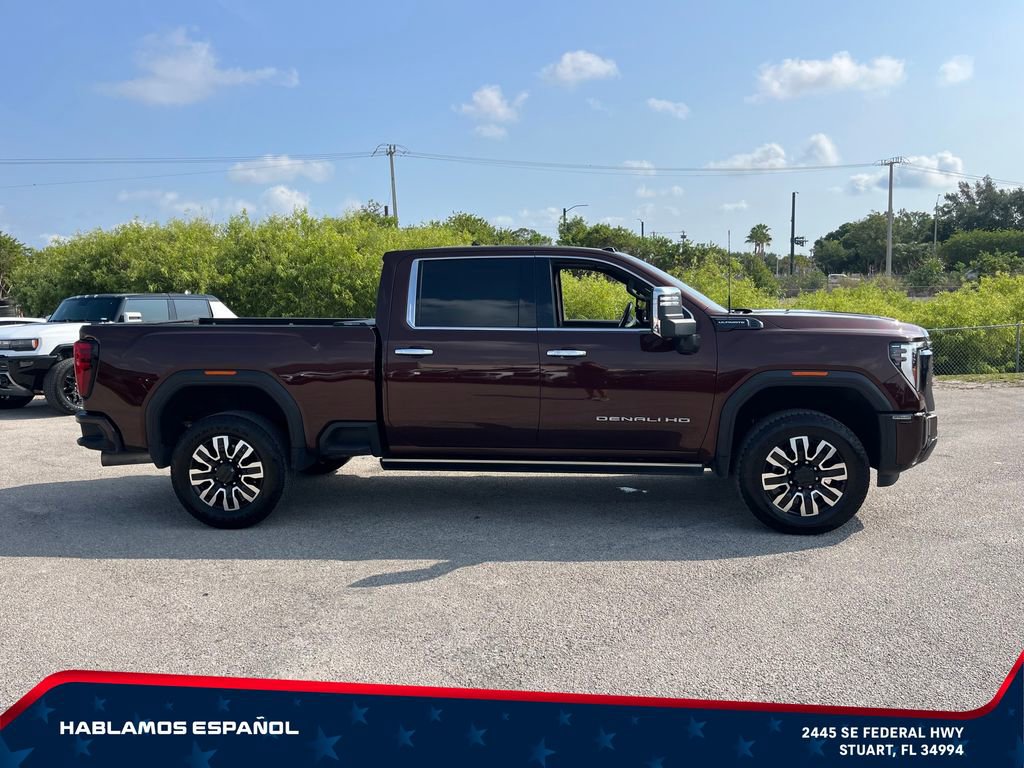 Used 2024 GMC Sierra 2500 Denali Ultimate w/ Max Trailering Package AWD/4WD image 4