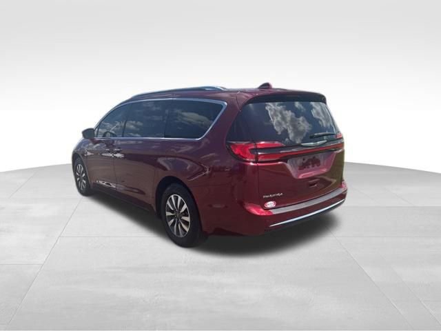 Used 2021 Chrysler Pacifica Touring-L FWD image 5