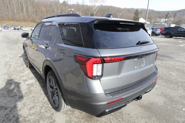 New 2026 Ford Explorer ST-Line w/ ST-Line Street Pack image 9