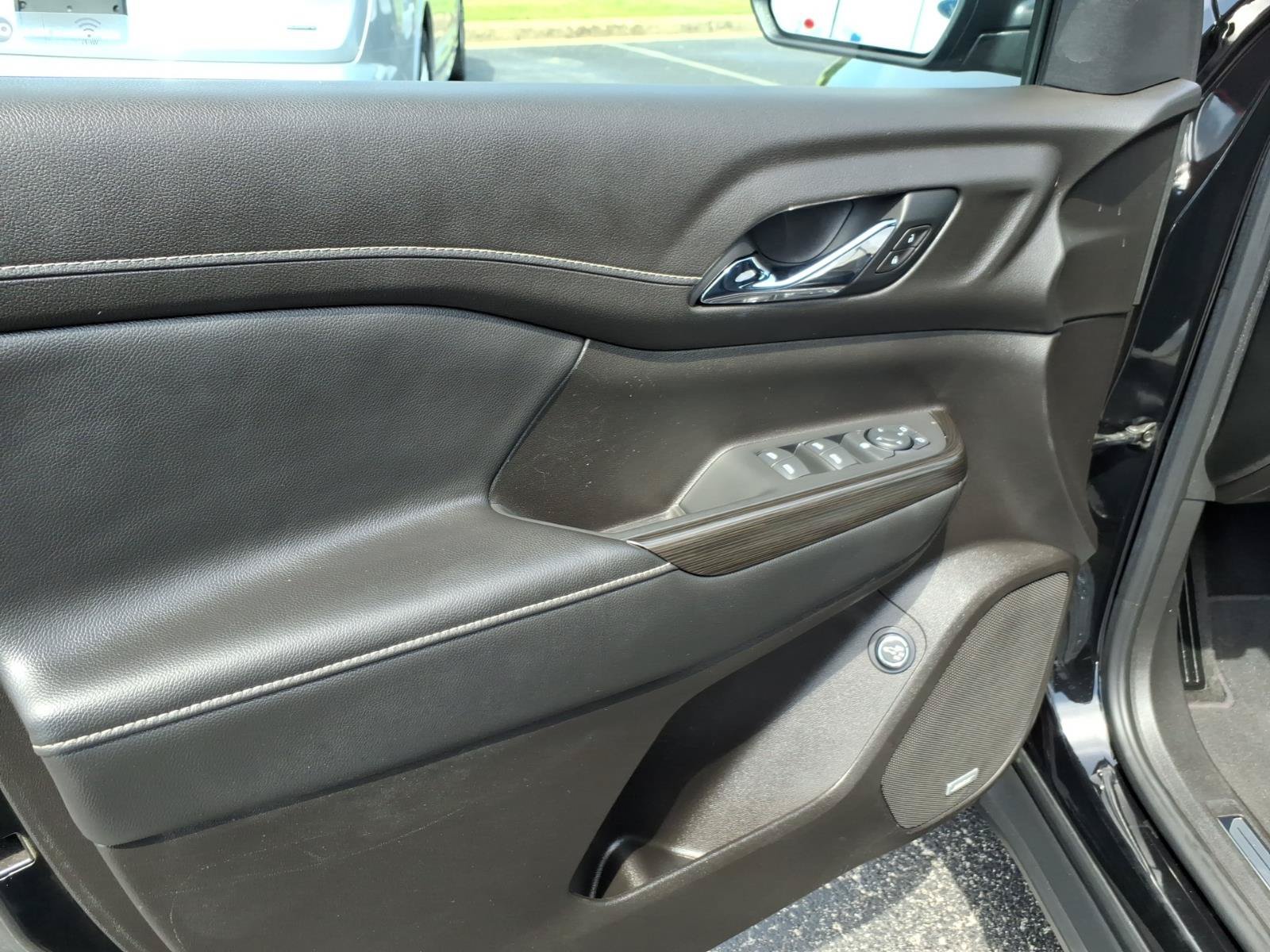 Used 2021 GMC Acadia SLT w/ Elevation Edition FWD image 11