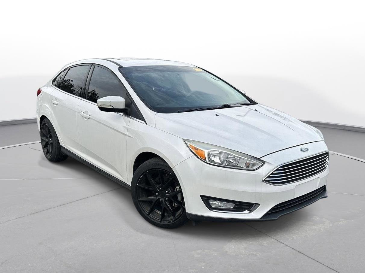 Used 2017 Ford Focus Titanium image 4