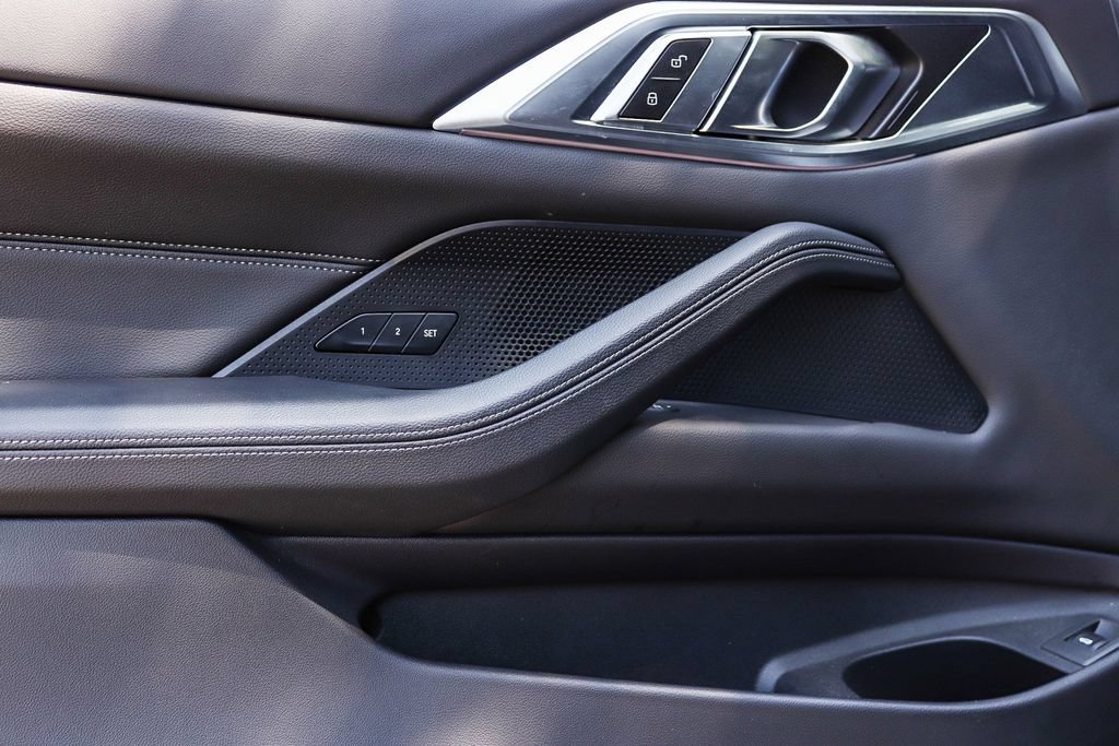 Certified 2025 BMW M440i Convertible w/ Shadowloine Package RWD image 29