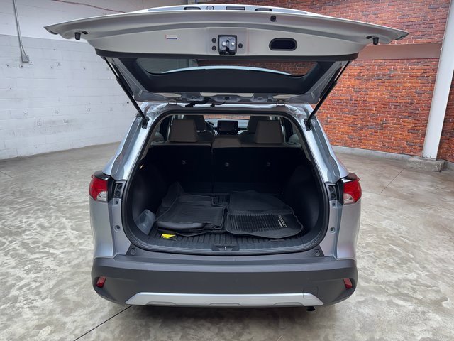 Used 2022 Toyota Corolla Cross LE image 27