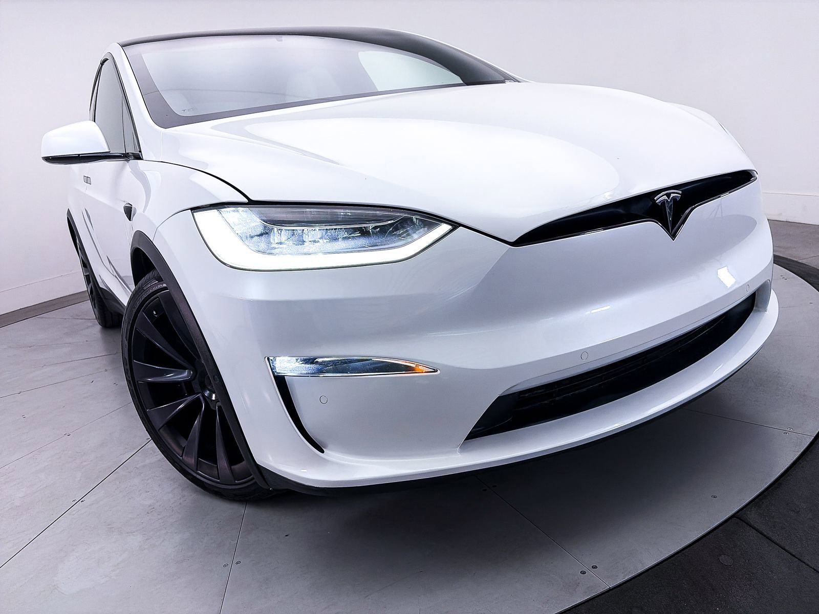 Used 2022 Tesla Model X AWD/4WD image 16