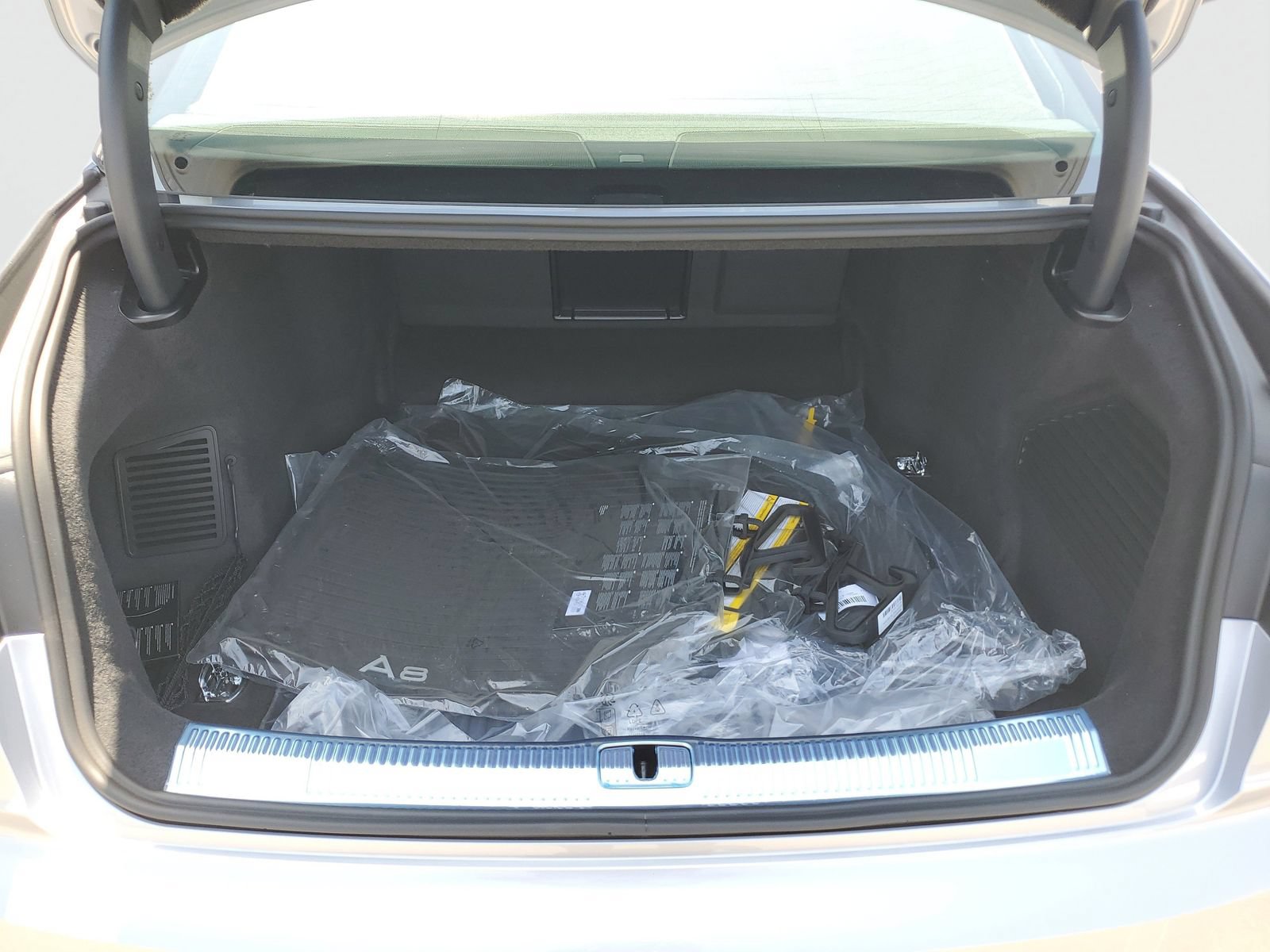 New 2026 Audi A8 L 3.0T AWD/4WD image 8