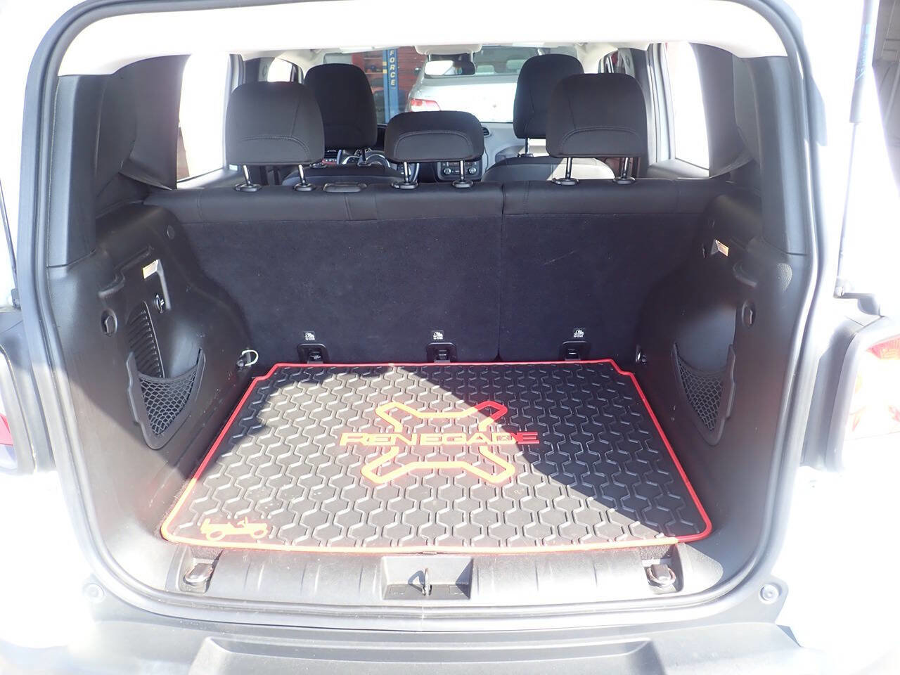 Used 2016 Jeep Renegade Trailhawk w/ Cold Weather Group image 21