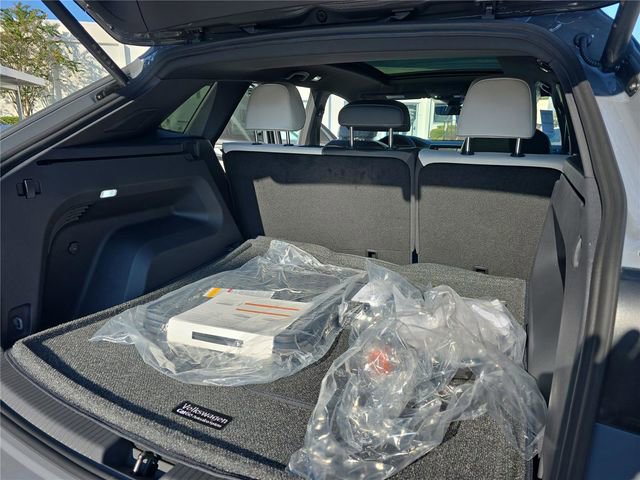 New 2026 Volkswagen Atlas Cross Sport SEL Premium R-Line image 29