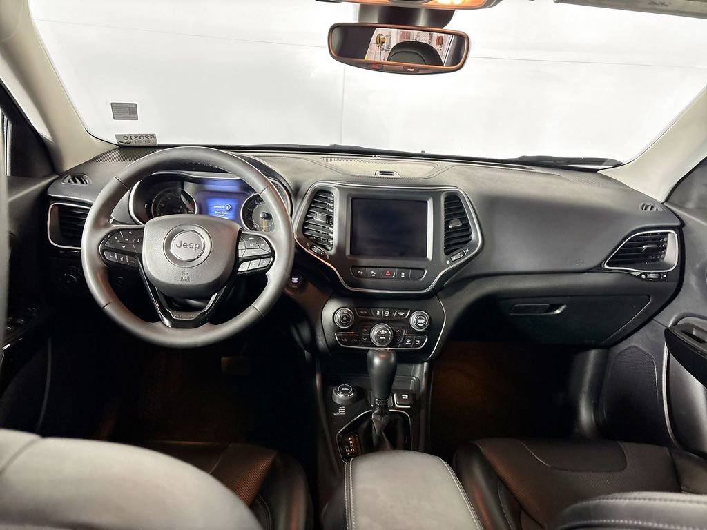 Used 2023 Jeep Cherokee Altitude Lux image 12