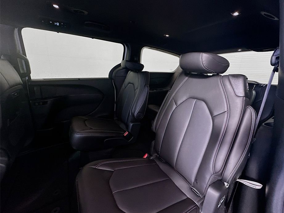 New 2026 Chrysler Pacifica Select image 25