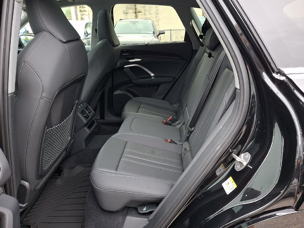 Used 2025 Audi Q5 Premium Plus w/ Premium Plus AWD/4WD image 10