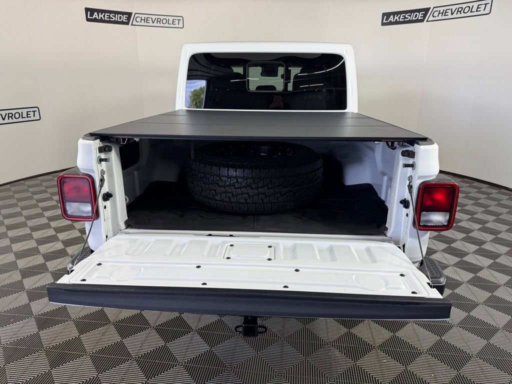 Used 2025 Jeep Gladiator Sport AWD/4WD image 11