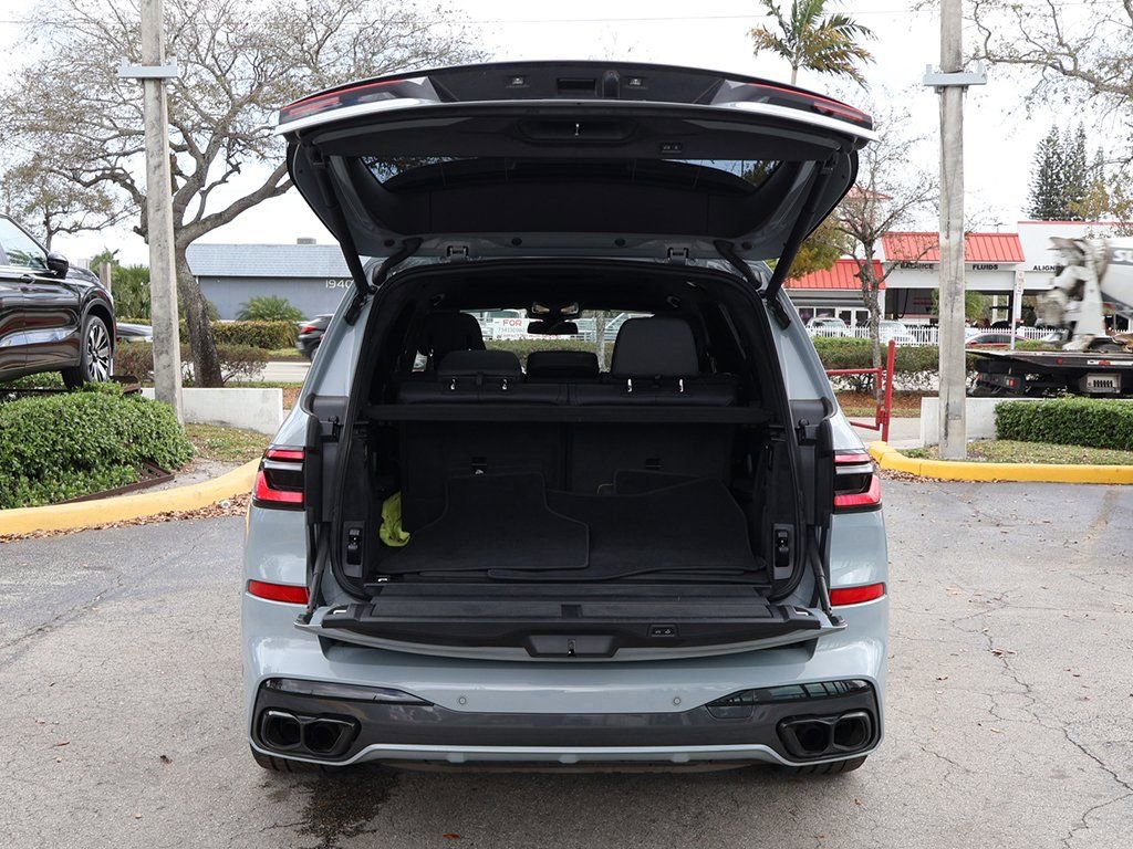 Used 2026 BMW X7 M60i image 23