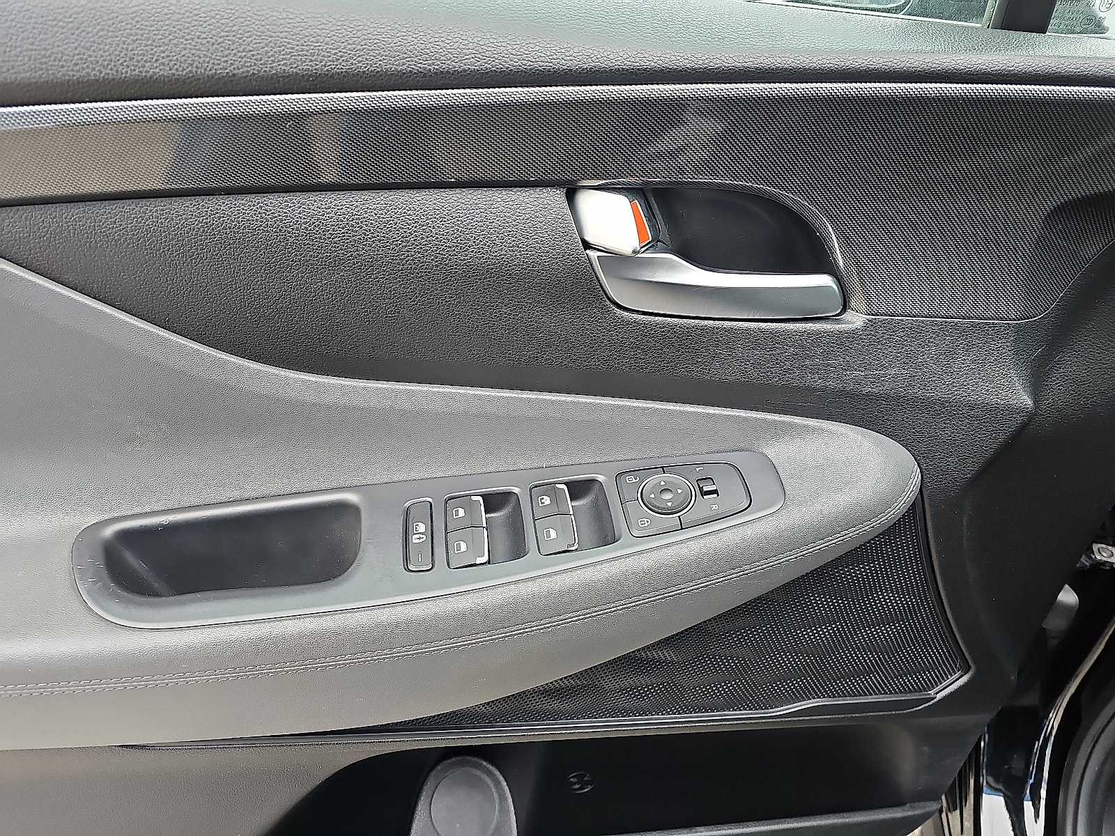 Used 2023 Hyundai Santa Fe SE w/ Cargo Package image 13