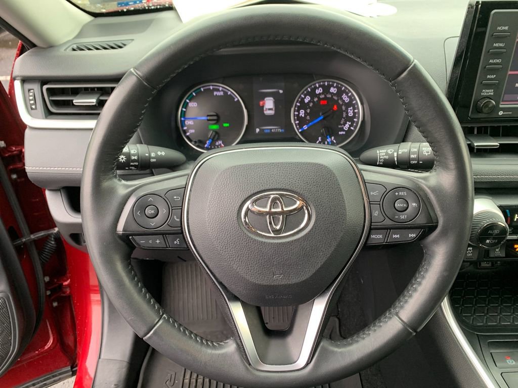 Used 2021 Toyota RAV4 XLE Premium image 25