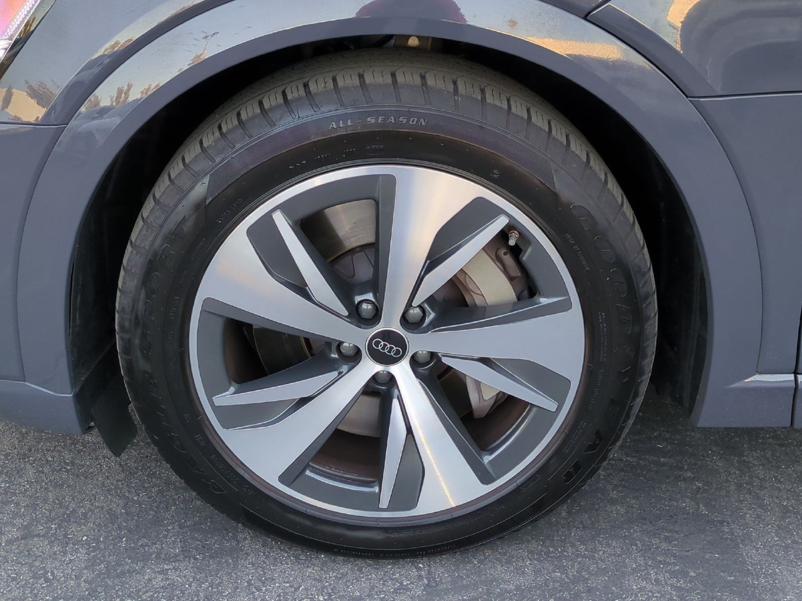 Used 2024 Audi Q8 e-tron Premium AWD/4WD image 26