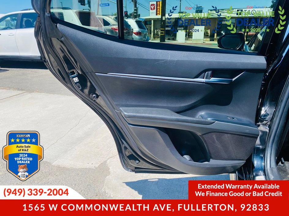 Used 2020 Toyota Camry SE image 19