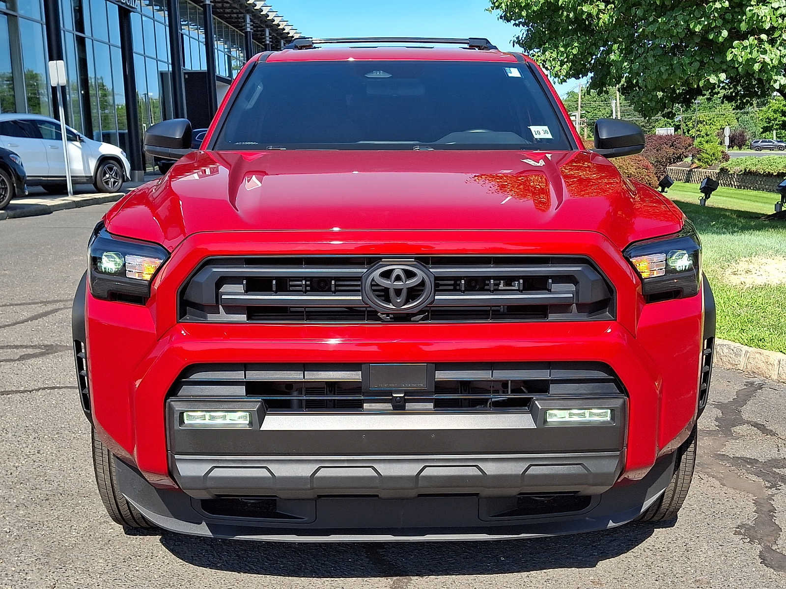 Used 2025 Toyota 4Runner SR5 AWD/4WD image 2