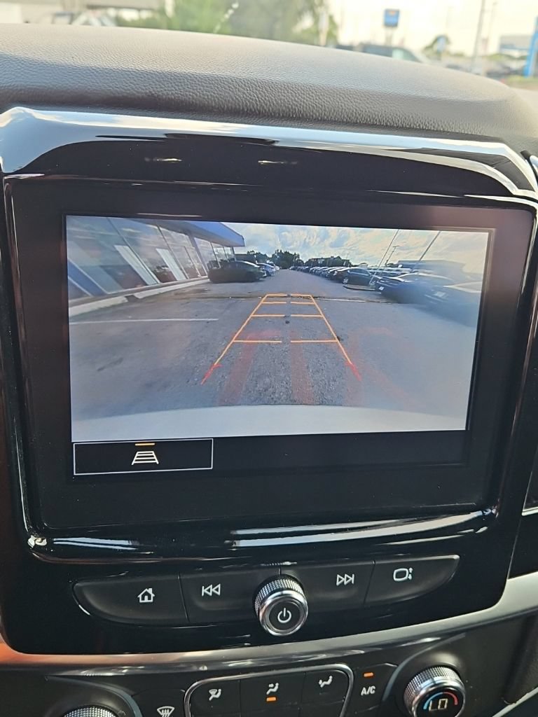 Used 2023 Chevrolet Traverse LT FWD image 22