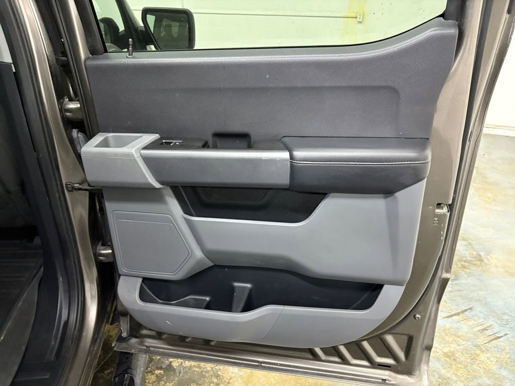 Used 2022 Ford F150 XLT w/ Trailer Tow Package image 14