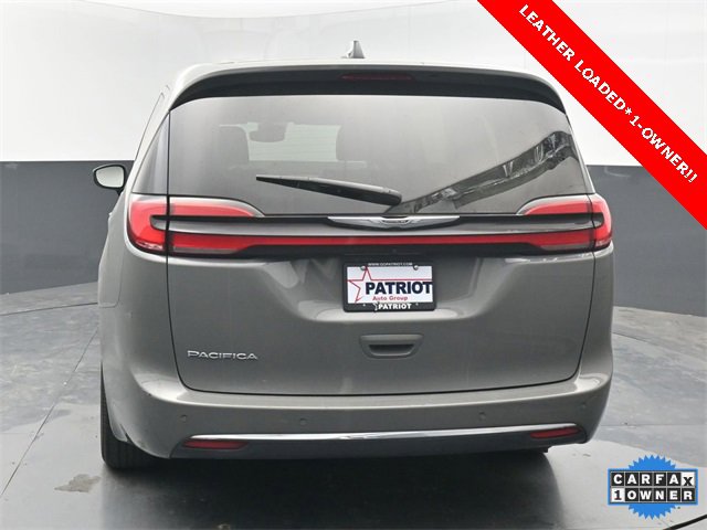 Used 2023 Chrysler Pacifica Touring-L image 4