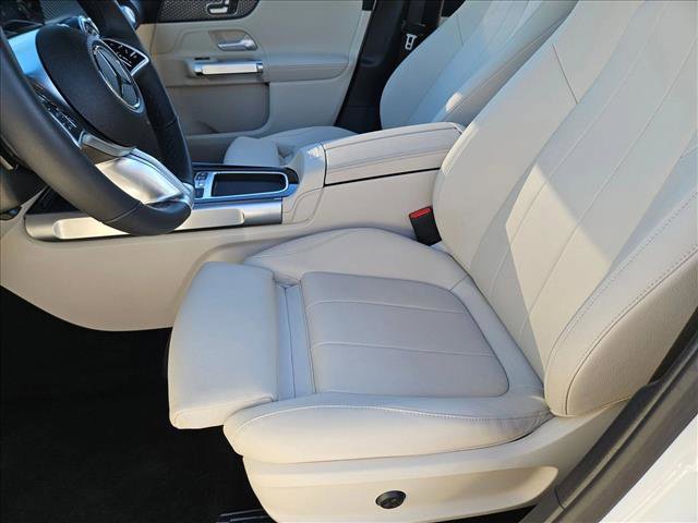 Used 2025 Mercedes-Benz GLB 250 image 15
