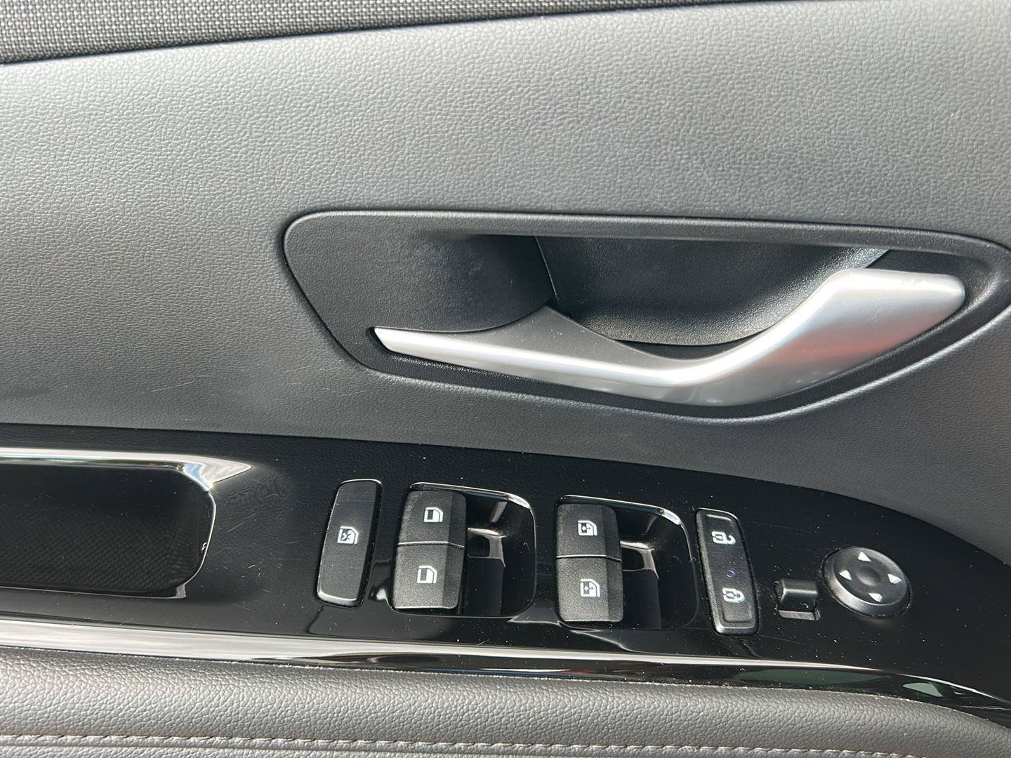 Used 2023 Hyundai Tucson Limited w/ Cargo Package FWD image 9