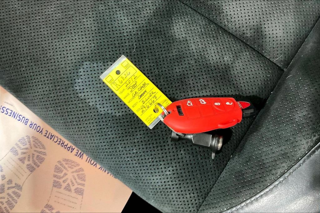 Used 2012 Jeep Grand Cherokee SRT8 w/ Luxury Group II image 11