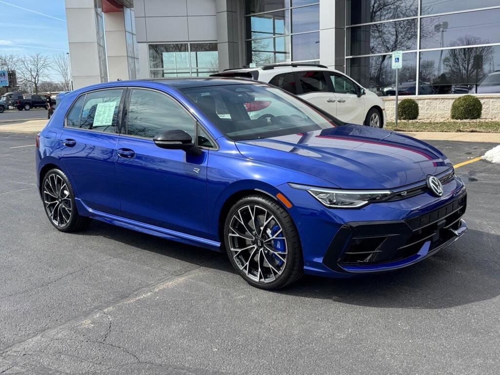 Used 2026 Volkswagen Golf 2.0T image 1