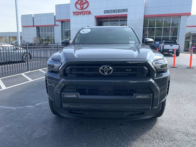 Used 2025 Toyota 4Runner SR5 AWD/4WD image 3