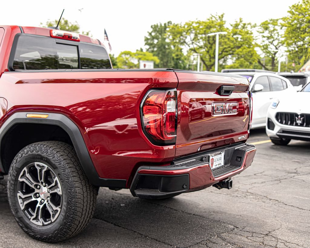 Used 2024 GMC Canyon AT4 w/ AT4 Premium Package AWD/4WD image 13