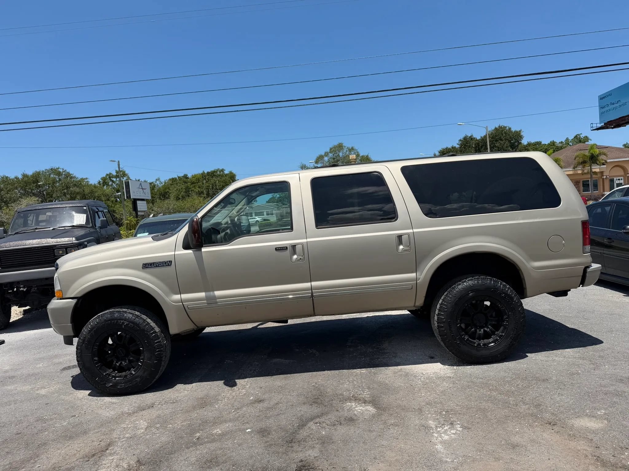 Used 2004 Ford Excursion Limited AWD/4WD image 3