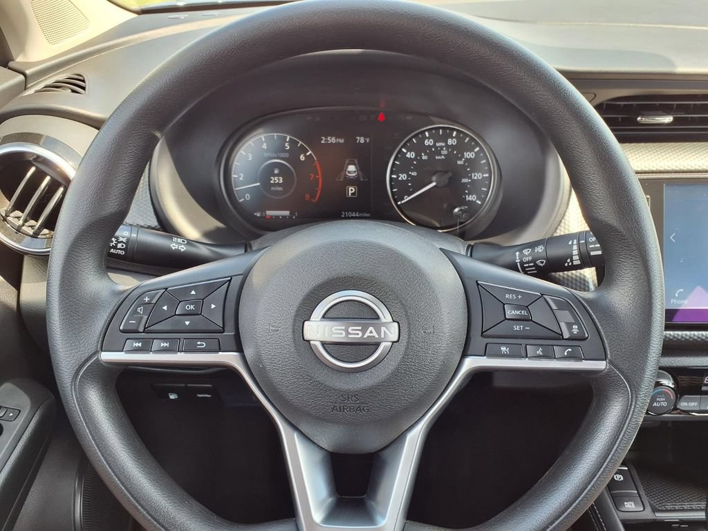 Used 2022 Nissan Kicks SV FWD image 12
