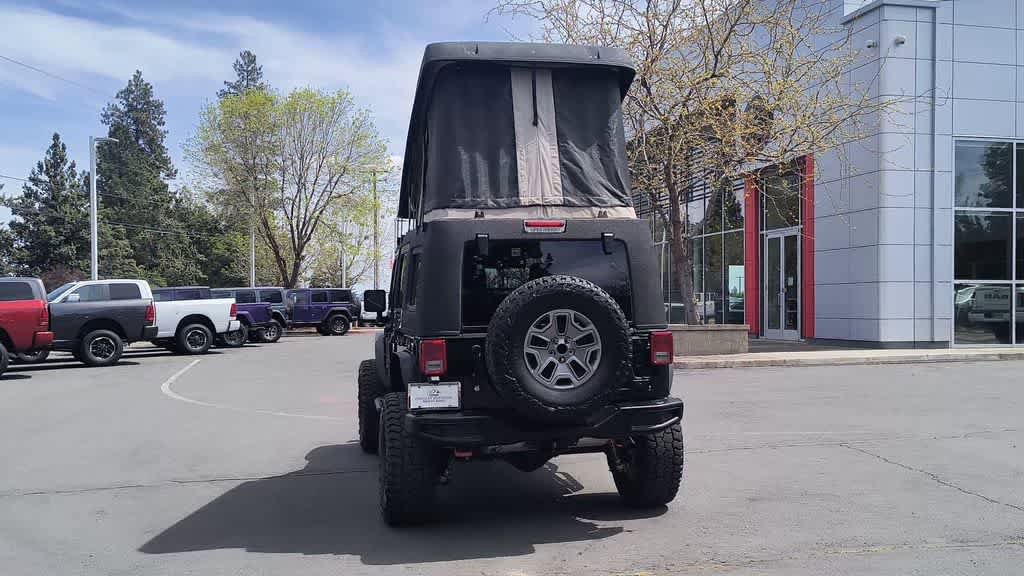 Used 2017 Jeep Wrangler Unlimited Rubicon w/ Connectivity Group AWD/4WD image 7