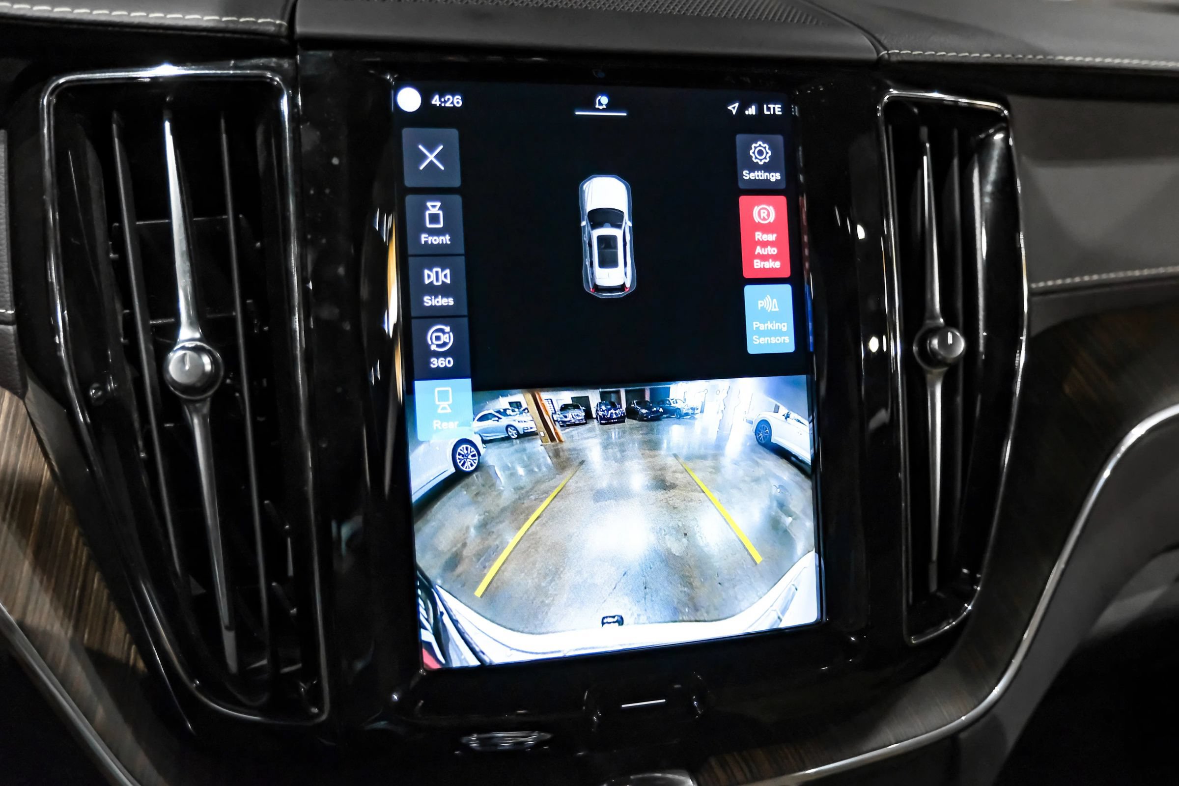Used 2022 Volvo XC60 B5 Inscription w/ Advanced Package FWD image 23