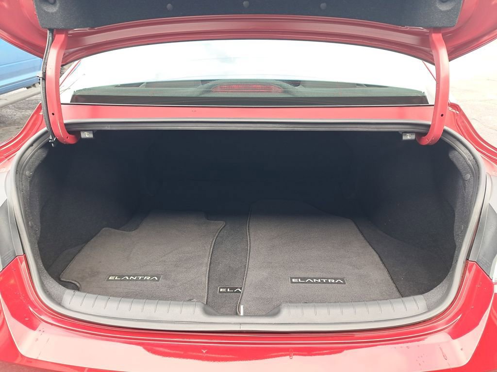 Used 2023 Hyundai Elantra Blue image 28