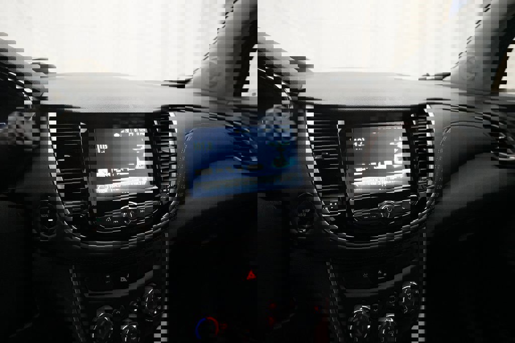 Used 2017 Chevrolet Trax LT w/ Driver Confidence Package image 6