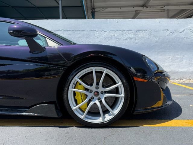 Used 2018 McLaren 570S RWD image 19