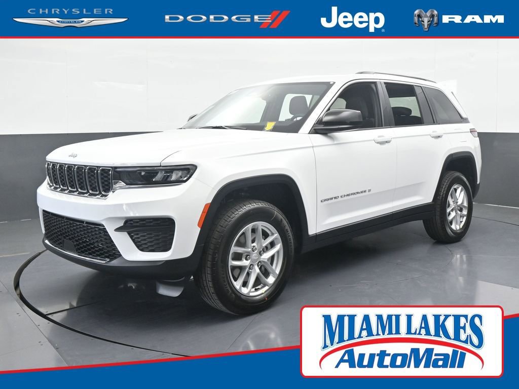 New 2025 Jeep Grand Cherokee Laredo RWD image 1