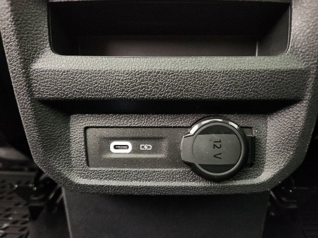 Certified 2023 Volkswagen Tiguan SE w/ Panoramic Sunroof Package image 32