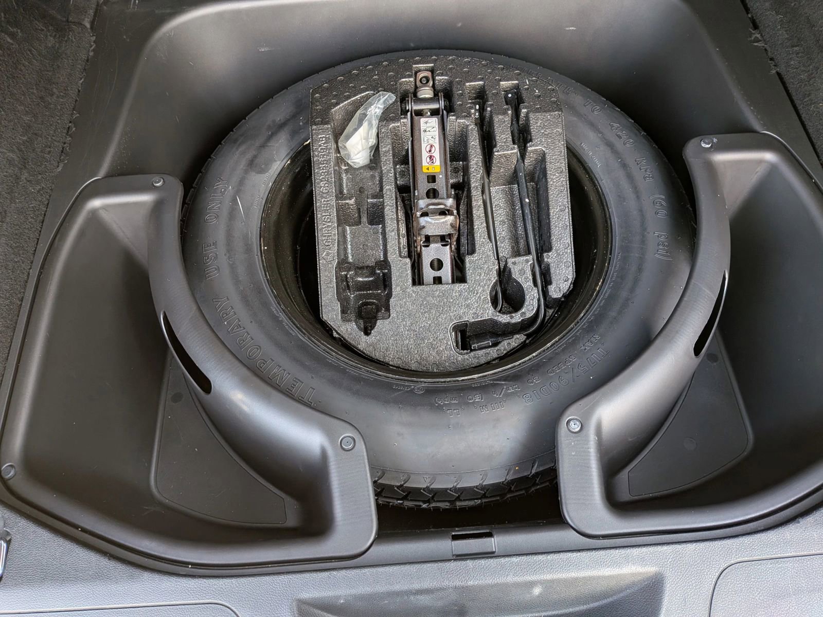 Used 2019 Jeep Grand Cherokee Altitude image 32