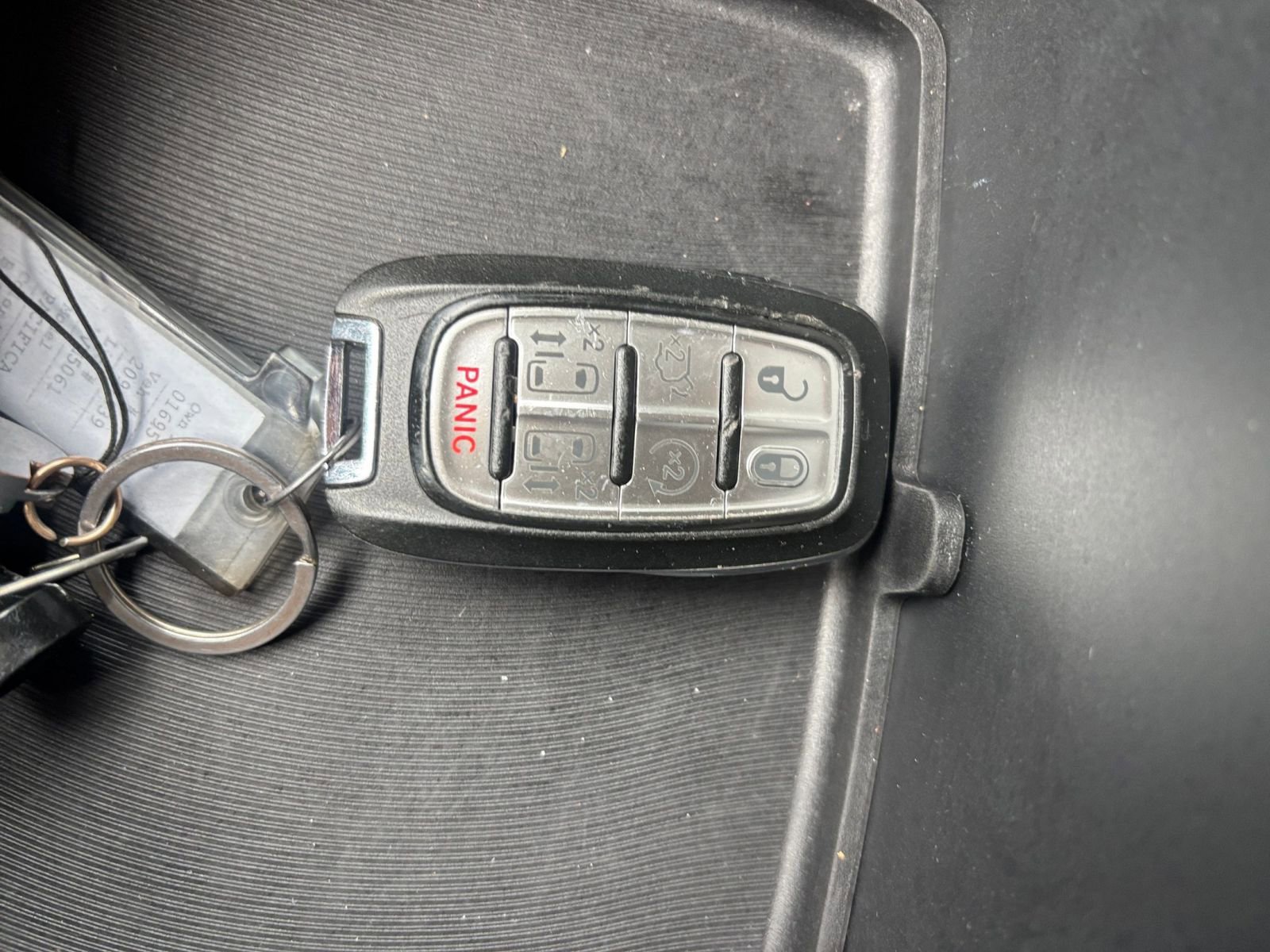 Used 2025 Chrysler Pacifica Select image 20