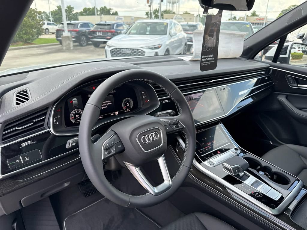 New 2025 Audi Q7 3.0T Premium Plus image 24