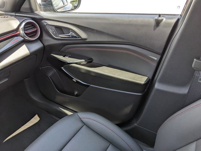 Used 2025 Chevrolet Trax RS w/ Driver Confidence Package FWD image 18
